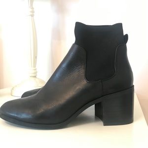 STEVE MADDEN Bootie Size 8.5